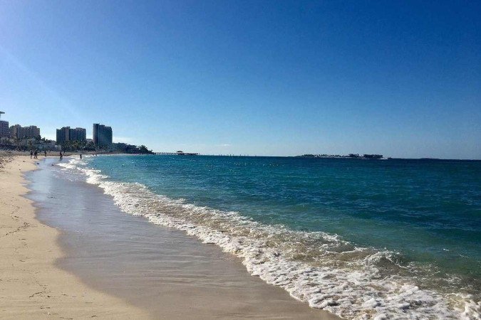 Não foram fornecidos detalhes sobre o tipo de tubarão envolvido no ataque, embora grandes tubarões brancos têm o hábito de circular na costa sul da Austrália - (crédito: Reprodução/Tripadvisor) Não foram fornecidos detalhes sobre o tipo de tubarão envolvido no ataque, embora grandes tubarões brancos têm o hábito de circular na costa sul da Austrália - (crédito: Reprodução/Tripadvisor)