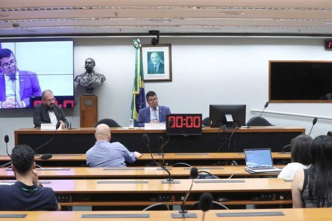 Deputado Paulo Fernando (Republicanos-DF) durante audiência pública na Câmara que tratou da utilização da inteligência artificial nos processos eleitorais - (crédito: Bruno Spada / Câmara dos Deputadas) Deputado Paulo Fernando (Republicanos-DF) durante audiência pública na Câmara que tratou da utilização da inteligência artificial nos processos eleitorais - (crédito: Bruno Spada / Câmara dos Deputadas)