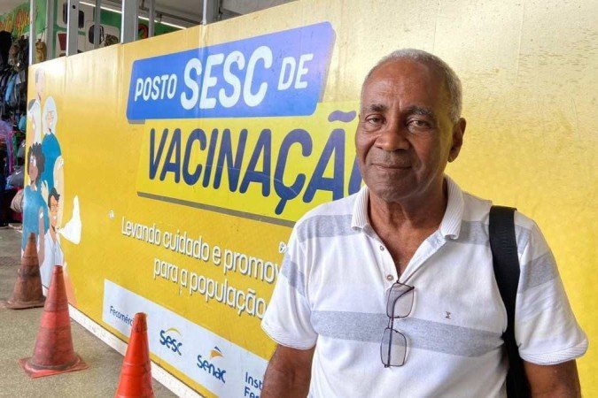 Jeová Batista, 74, tomou o reforço na Rodoviária do Plano Piloto. Jeová Batista, 74, tomou o reforço na Rodoviária do Plano Piloto.