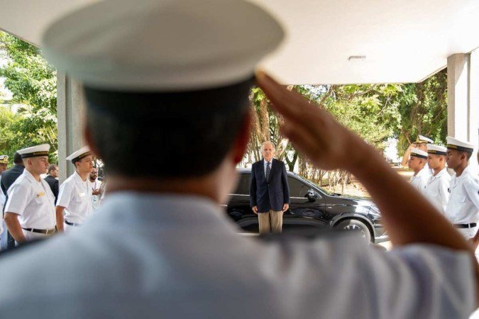 Múcio chega ao Comando da Marinha. Para o ministro, não haverá conflito armado entre Venezuela e Guiana - (crédito: Ministério da Defesa) Múcio chega ao Comando da Marinha. Para o ministro, não haverá conflito armado entre Venezuela e Guiana - (crédito: Ministério da Defesa)