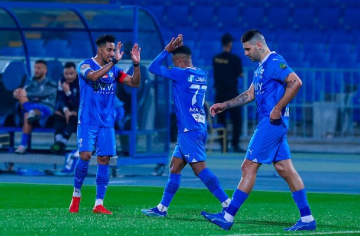 Al-Hilal conquista 17ª vitória consecutiva com gols de Michael e Malcom