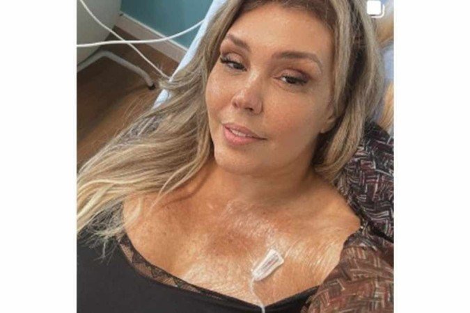 Na postagem, Simony aproveitou para agradecer aos médicos, enfermeiros e toda equipe de saúde - (crédito: Reprodução/Redes sociais) Na postagem, Simony aproveitou para agradecer aos médicos, enfermeiros e toda equipe de saúde - (crédito: Reprodução/Redes sociais)