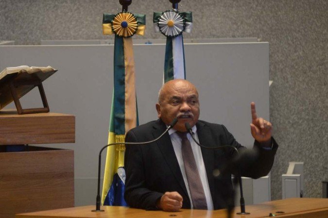 Segundo Chico Vigilante, os moradores do DF foram surpreendidos com mais um aumento do preço do combustível, Segundo Chico Vigilante, os moradores do DF foram surpreendidos com mais um aumento do preço do combustível,