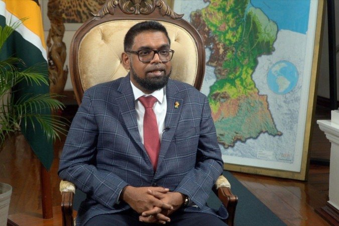 O presidente da Guiana, Mohamed Irfaan Ali, deverá participar de encontro com Nicolás Maduro na quinta-feira (14/12) para discutir a crise sobre a região de Essequibo - (crédito: Jorge Perez/BBC Mundo) O presidente da Guiana, Mohamed Irfaan Ali, deverá participar de encontro com Nicolás Maduro na quinta-feira (14/12) para discutir a crise sobre a região de Essequibo - (crédito: Jorge Perez/BBC Mundo)