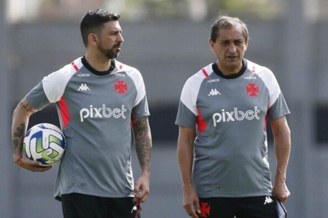 Ramón e Emiliano Díaz durante treinamento - (crédito: Foto: Daniel Ramalho/Vasco) Ramón e Emiliano Díaz durante treinamento - (crédito: Foto: Daniel Ramalho/Vasco)