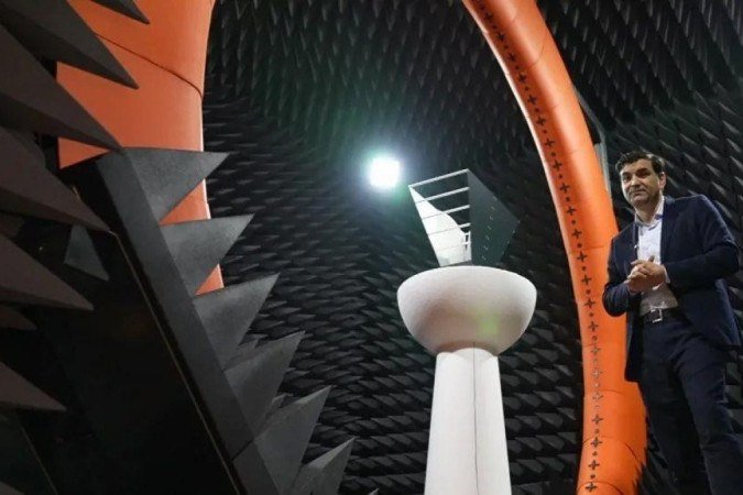Stargate: sensores testam que tipo de padrão um determinado equipamento de comunicação emite. - (crédito: BBC) Stargate: sensores testam que tipo de padrão um determinado equipamento de comunicação emite. - (crédito: BBC)