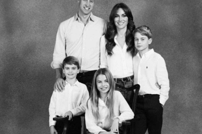 Foto de Natal da familia real mostra Louis, cacula de principe William, sem um dedo - (crédito: Reprodução redes sociais) Foto de Natal da familia real mostra Louis, cacula de principe William, sem um dedo - (crédito: Reprodução redes sociais)