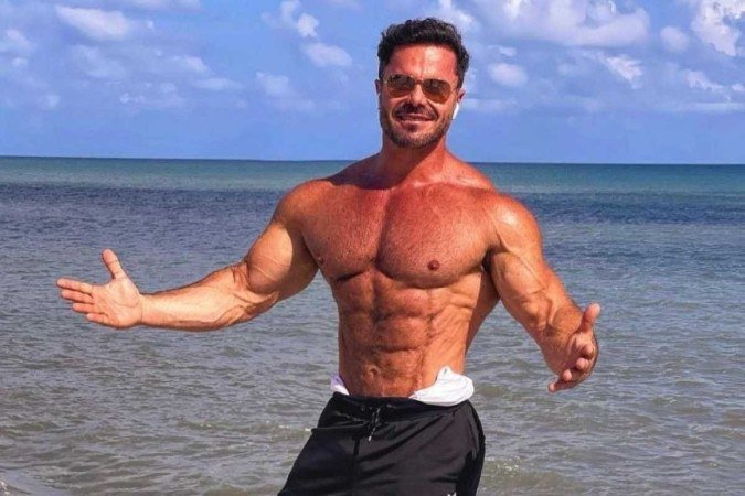 Influenciador fitness, Renato Cariani, é alvo da PF em operação contra tráfico de drogas - (crédito: Reprodução/Instagram @renato_cariani) Influenciador fitness, Renato Cariani, é alvo da PF em operação contra tráfico de drogas - (crédito: Reprodução/Instagram @renato_cariani)
