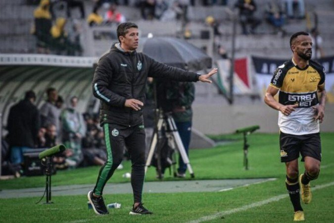 Santos deseja Thiago Carpini como treinador - (crédito: Foto: Leonardo Vallejo/Água Santa) Santos deseja Thiago Carpini como treinador - (crédito: Foto: Leonardo Vallejo/Água Santa)