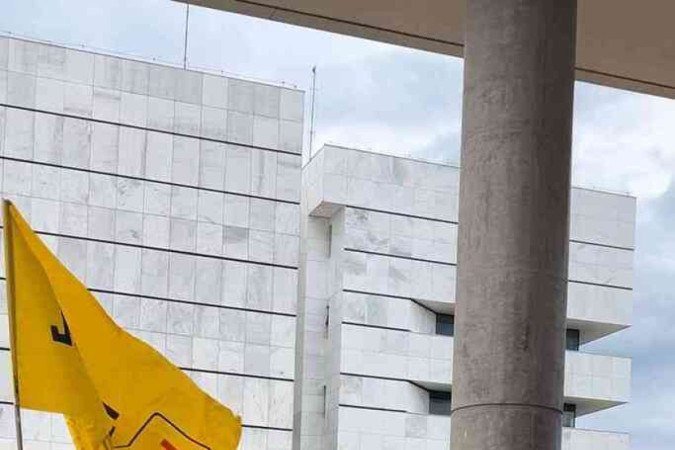 Estudantes v&atilde;o at&eacute; C&acirc;mara Legislativa manifestar contra a privatiza&ccedil;&atilde;o da Rodivi&aacute;ria