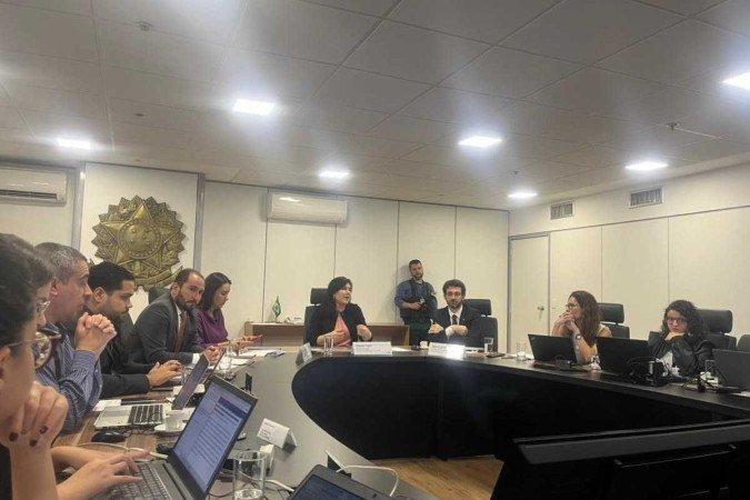 Ministra Simone Tebet detalha as cinco rotas de integração sul americana. - (crédito: RoHessel: Rosana Hessel) Ministra Simone Tebet detalha as cinco rotas de integração sul americana. - (crédito: RoHessel: Rosana Hessel)