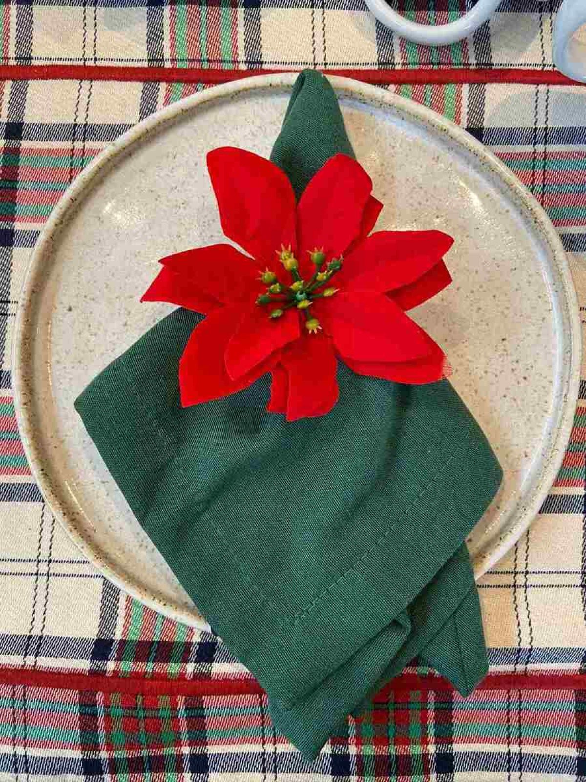 Enfeite de flor para guardanapos