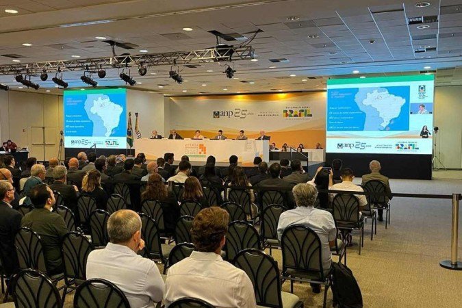 Leilão de blocos de exploração de petróleo da ANP atrai quase 20 empresas e amplia área de produção até o Rio Grande do Sul - (crédito: ANP/Divulgação) Leilão de blocos de exploração de petróleo da ANP atrai quase 20 empresas e amplia área de produção até o Rio Grande do Sul - (crédito: ANP/Divulgação)