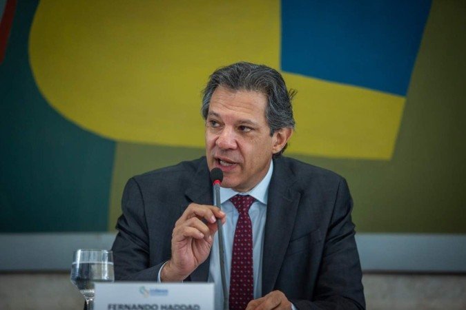 Haddad comemorou a queda da Selic em 0,5 ponto. Haddad comemorou a queda da Selic em 0,5 ponto.