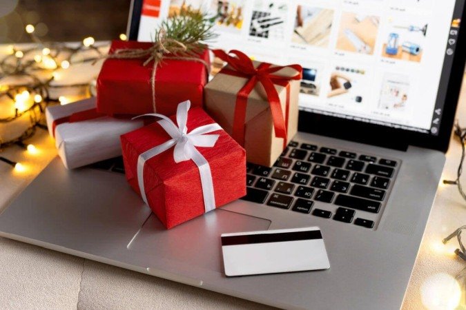 Compras de final de ano requerem atenção redobrada (Imagem: Voloshyna Anna | Shutterstock) - (crédito: EdiCase) Compras de final de ano requerem atenção redobrada (Imagem: Voloshyna Anna | Shutterstock) - (crédito: EdiCase)