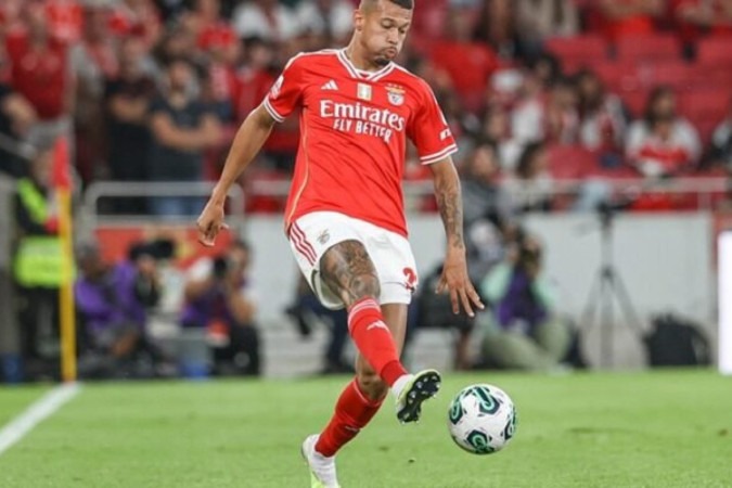 João Victor com a camisa do Benfica -  (crédito: Foto: Divulgação/SL Benfica)