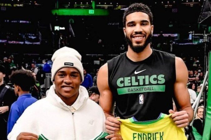 Endrick, do Palmeiras, e Jayson Tatum, do Boston Celtics - (crédito: Foto: Reprodução/Celtics) Endrick, do Palmeiras, e Jayson Tatum, do Boston Celtics - (crédito: Foto: Reprodução/Celtics)