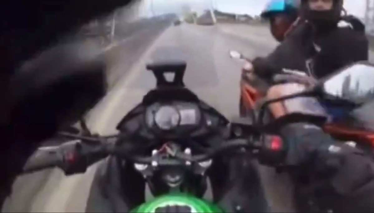 Motociclista filma o próprio assalto enquanto pilotava em rodovia