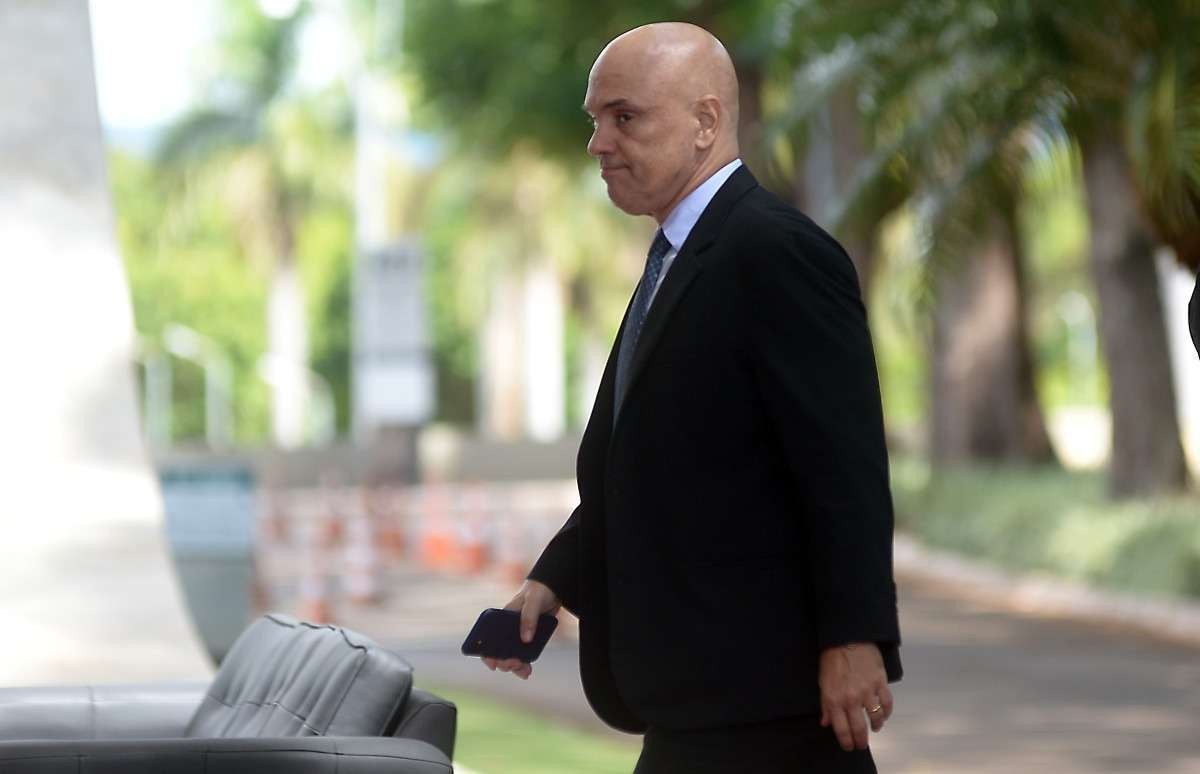 Senado pede a Alexandre de Moraes que 'destrua documentos' em celular apreendido