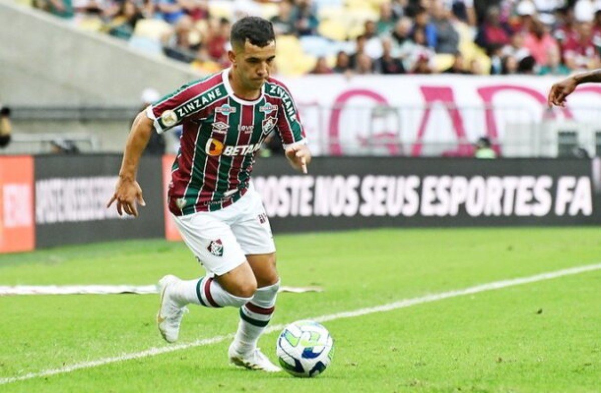 Barcelona-EQU faz consulta por Leo Fernández, do Fluminense