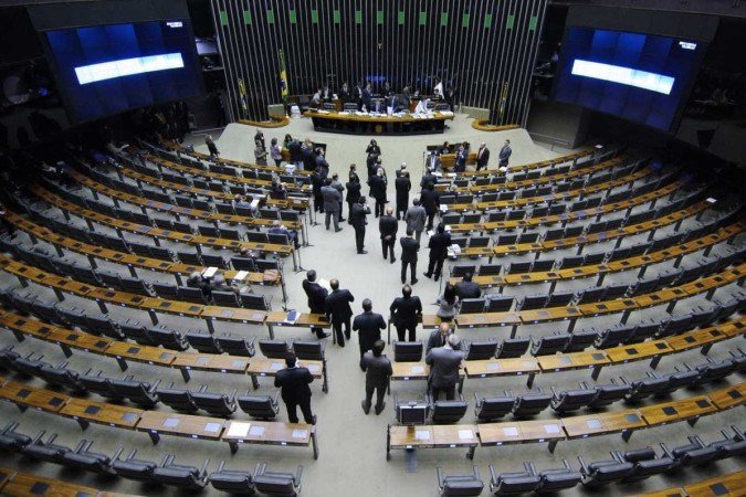 Com voto de petista, bolsonaristas conseguiram excluir dispositivo na reforma tributária que aumentaria taxação sobre armas de fogo - (crédito: Pedro França/Agência Senado) Com voto de petista, bolsonaristas conseguiram excluir dispositivo na reforma tributária que aumentaria taxação sobre armas de fogo - (crédito: Pedro França/Agência Senado)