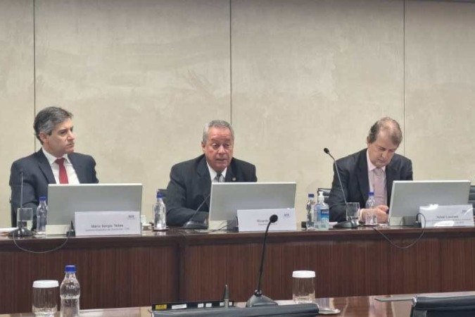 Apresentação do Informe Conjuntural da CNI: Apresentação do Informe Conjuntural da CNI: