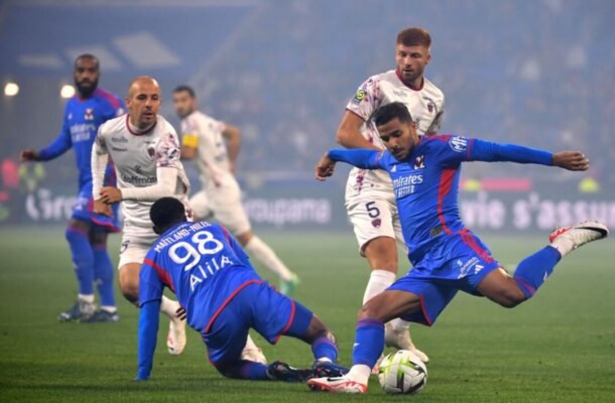 Botafogo observa Henrique, do Lyon. Veja os números do lateral