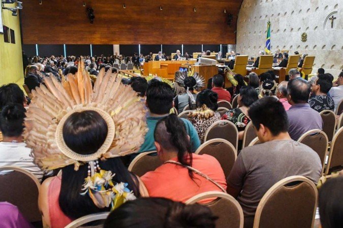 Representantes dos indígenas acompanham o julgamento do marco. Decisões em sentidos contrários trazem insegurança, diz constitucionalista - (crédito: Carlos Alves Moura/SCO/STF) Representantes dos indígenas acompanham o julgamento do marco. Decisões em sentidos contrários trazem insegurança, diz constitucionalista - (crédito: Carlos Alves Moura/SCO/STF)