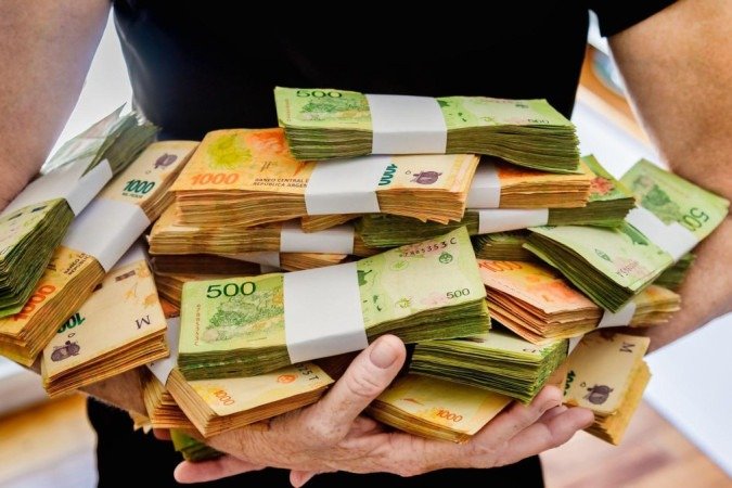 Especialistas acreditam que a inflação da Argentina irá superar 30% ao mês em dezembro - (crédito: Getty Images) Especialistas acreditam que a inflação da Argentina irá superar 30% ao mês em dezembro - (crédito: Getty Images)