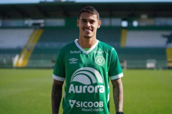 O zagueiro Lucas Freitas em uma das três partidas que fez pelo time principal do Palmeiras em 2021 -  (crédito: Cesar Greco / Palmeiras)