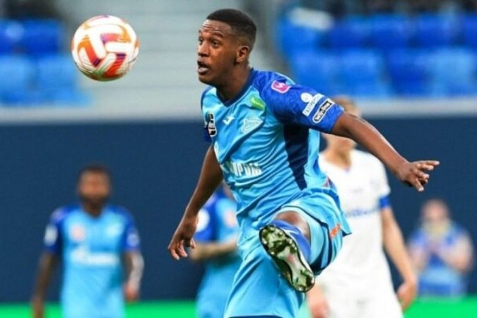Internacional quer Robert Renan, do Zenit, da Rússia. Zagueiro também interessa ao Corinthians  -  (crédito: Foto: Divulgação / Zenit)