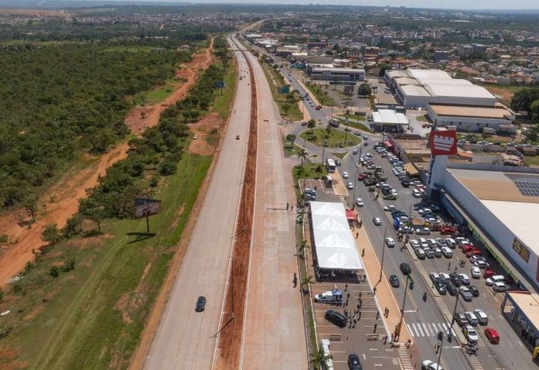 Principal via de ligação entre o Plano Piloto e a região Oeste do DF, a Via Estrutural (DF-095) foi reinaugurada neste sábado (16)