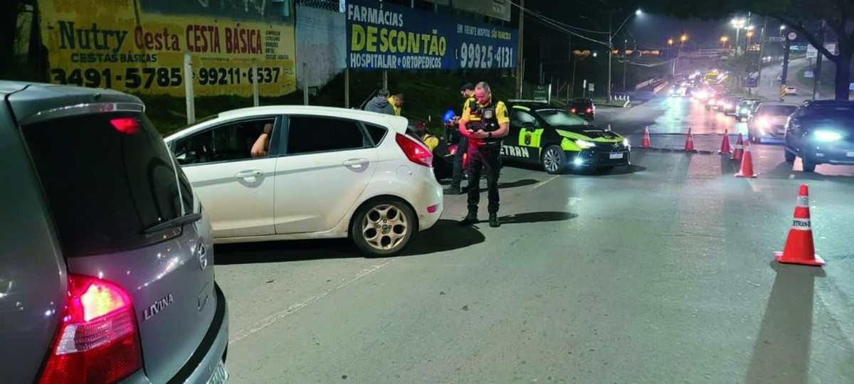 Fugas de motoristas em blitzes aumentam quase 25%, segundo o Detran-DF