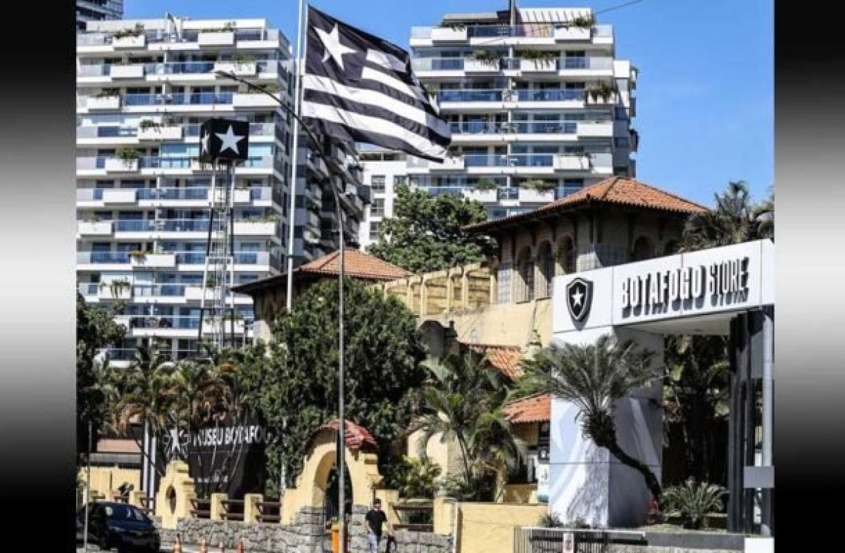 Botafogo inaugura loja oficial em General Severiano. Veja imagens