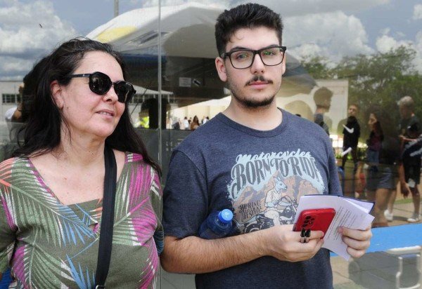  17/12/2023. Crédito: Minervino Júnior/CB/D.A Press. Brasil.  Brasilia - DF. Provas da terceira etapa do PAS UNB 2021/2023 no Campus Darcy Ribeiro na UNB. Pablo Gondim e carla Gondim.