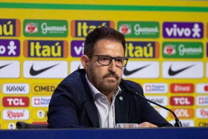 O técnico Ramon Menezes poderá ter dificuldade para convocar a Seleção Brasileira Pré-Olímpica  -  (crédito: Foto: Mohamed Bissar/CBF)