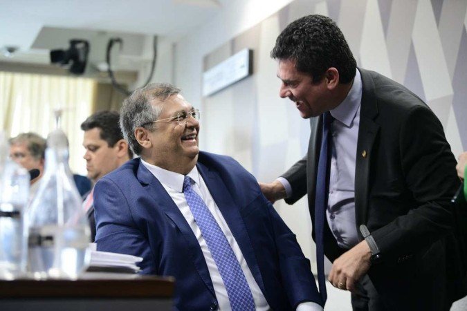 Conversa amistosa entre Dino e Moro, na sabatina do ministro ao STF, semana passada, irritou bolsonaristas - (crédito: Pedro França/Agência Senado) Conversa amistosa entre Dino e Moro, na sabatina do ministro ao STF, semana passada, irritou bolsonaristas - (crédito: Pedro França/Agência Senado)