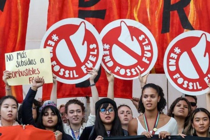 Na COP28, os países concordaram em acabar com a sua dependência do petróleo e de outros combustíveis fósseis, mas a tarefa não é fácil - (crédito: Getty Images) Na COP28, os países concordaram em acabar com a sua dependência do petróleo e de outros combustíveis fósseis, mas a tarefa não é fácil - (crédito: Getty Images)
