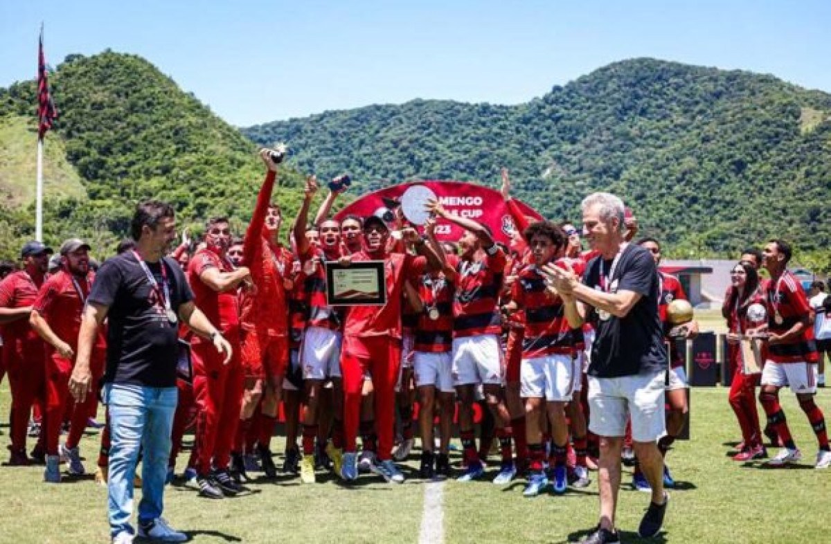 Flamengo Sub-16 vence o São Paulo e conquista a Adidas Cup