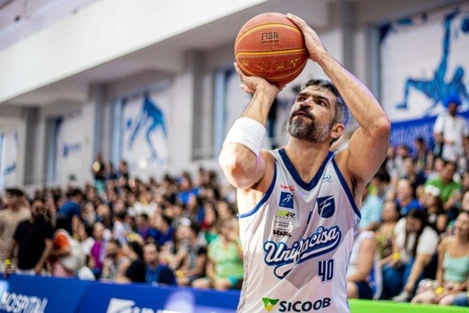 André Góes enrentará o Brasília Basquete nesta quarta e o Cerrado na sexta-feira antes pelo NBB antes da virada do ano - (crédito: Gabriella Tayane/Unifacisa) André Góes enrentará o Brasília Basquete nesta quarta e o Cerrado na sexta-feira antes pelo NBB antes da virada do ano - (crédito: Gabriella Tayane/Unifacisa)
