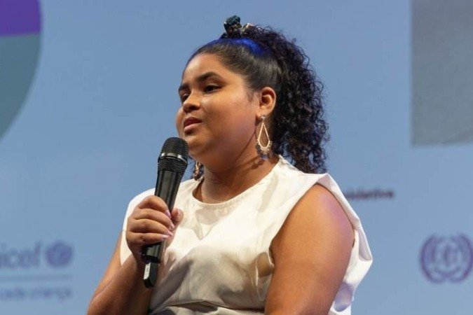 Taís Nunes, 18 anos, conta como saiu do trabalho infantil para um programa de jovem aprendiz