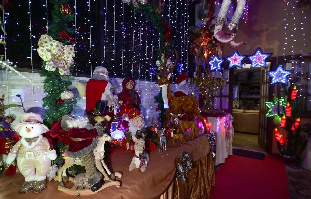 Decoração de Natal no Cruzeiro encanta moradores 