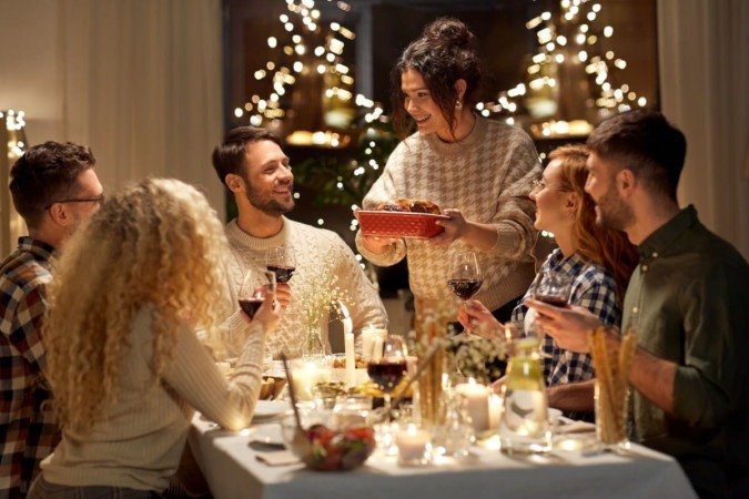Nas festividades de fim de ano, a atenção aos alimentos da ceia é crucial para a saúde do seu coração (Imagem: Ground Picture | Shutterstock) - (crédito: EdiCase) Nas festividades de fim de ano, a atenção aos alimentos da ceia é crucial para a saúde do seu coração (Imagem: Ground Picture | Shutterstock) - (crédito: EdiCase)