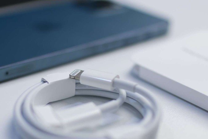 Cabo OMG é praticamente idêntico ao da Apple, o que pode enganar pessoas desavisadas - (crédito: Salman Majeed/Unsplash) Cabo OMG é praticamente idêntico ao da Apple, o que pode enganar pessoas desavisadas - (crédito: Salman Majeed/Unsplash)