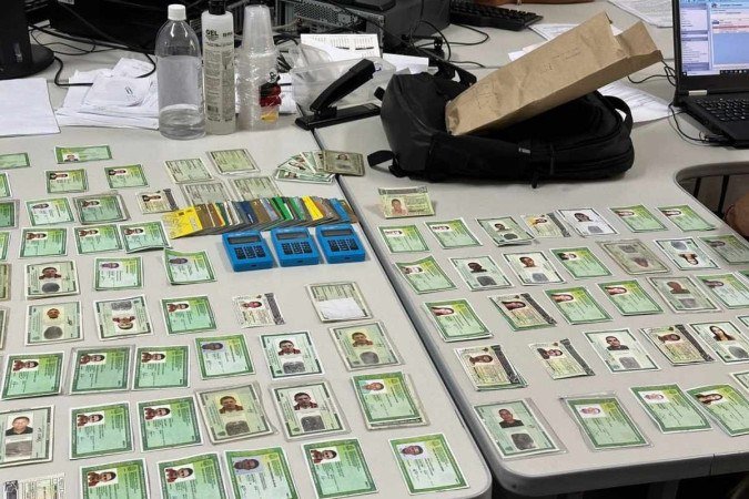 A organização criminosa praticava fraudes bancárias que desviaram aproximadamente R$ 1,6 milhão - (crédito: PCDF) A organização criminosa praticava fraudes bancárias que desviaram aproximadamente R$ 1,6 milhão - (crédito: PCDF)