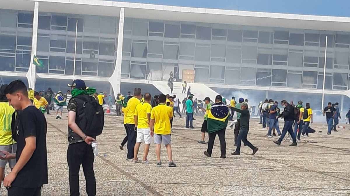 Governo monitora mensagens sobre eventuais protestos no 8 de janeiro