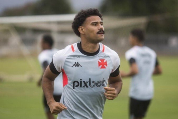 Gabriel Dias deixa o Vasco e chama atenção de Vitória e Criciúma, ambos de volta à Série A - (crédito: Foto: Daniel Ramalho/Vasco) Gabriel Dias deixa o Vasco e chama atenção de Vitória e Criciúma, ambos de volta à Série A - (crédito: Foto: Daniel Ramalho/Vasco)