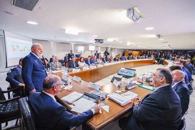 Reunião ministerial com o presidente Lula tem comoção por saída de Flávio Dino para o STF
- (crédito: Ricardo Stuckert / PR) Reunião ministerial com o presidente Lula tem comoção por saída de Flávio Dino para o STF
- (crédito: Ricardo Stuckert / PR)