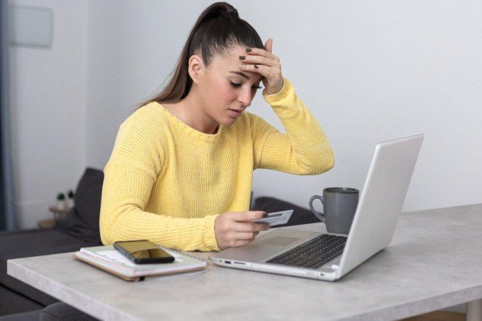 Qualquer um pode cair em golpes pela internet -  (crédito: Getty Images)