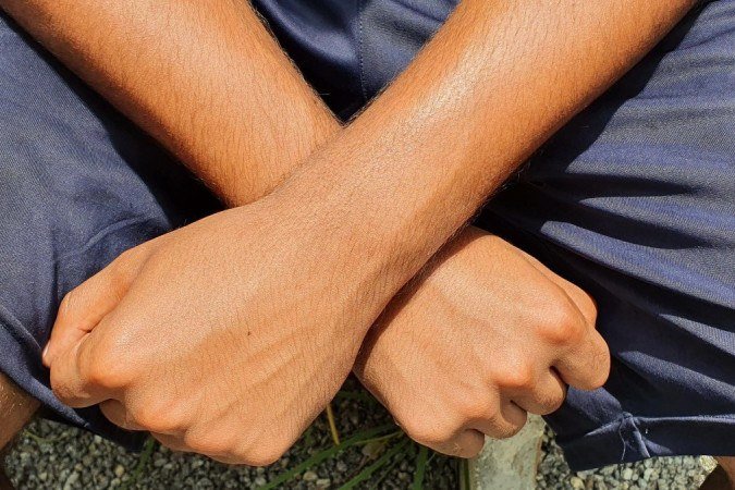 Jovem de 22 anos entrevistado pela BBC foi afastado do emprego para tratar o vício em K2 e K9 - (crédito: Felipe Souza/ BBC) Jovem de 22 anos entrevistado pela BBC foi afastado do emprego para tratar o vício em K2 e K9 - (crédito: Felipe Souza/ BBC)